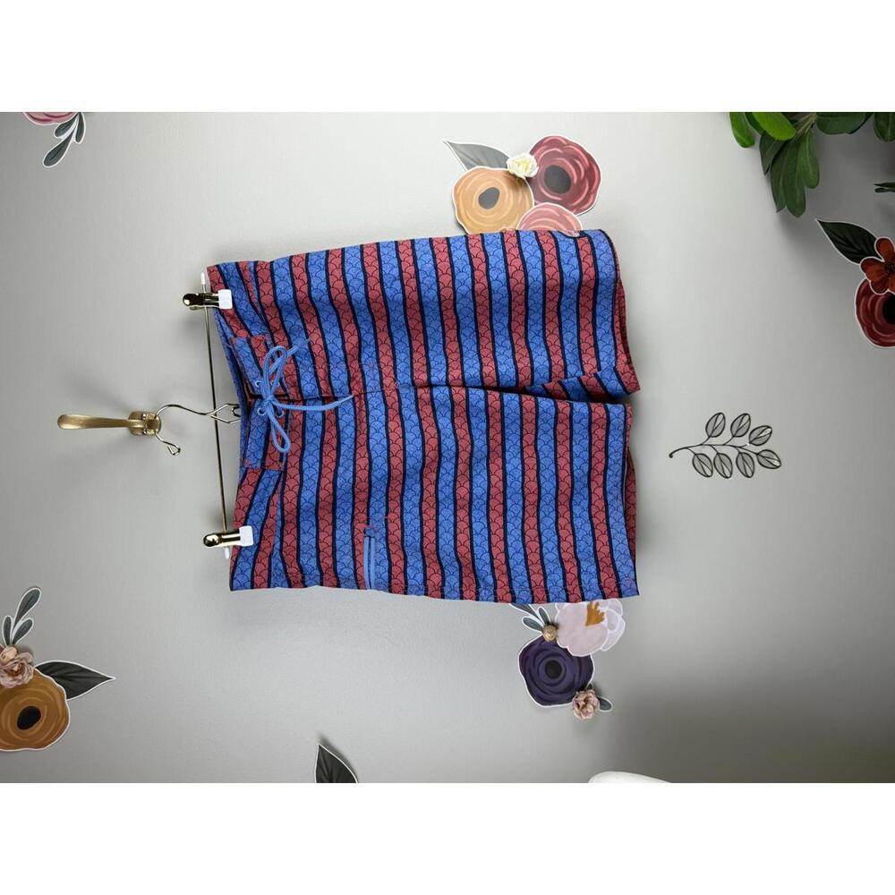 Vineyard Vines Men's Red and Blue ‘Angler' Stripe Board Shorts - Size - 30